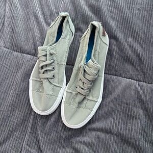 Casual Gray Canvas Sneakers